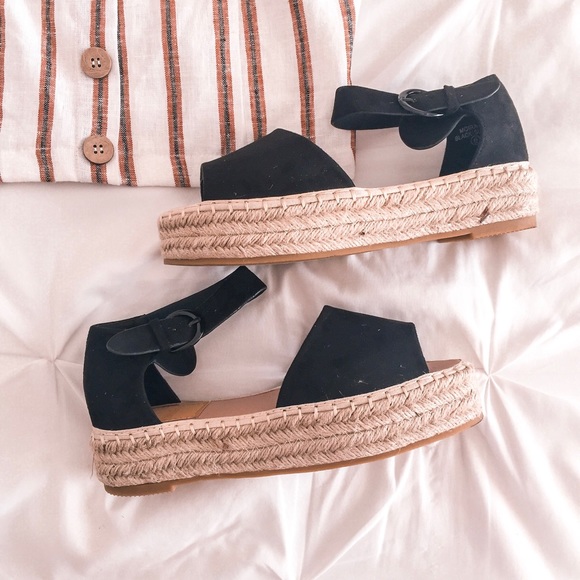 upstyleboutique Shoes - Black Platform Sandal